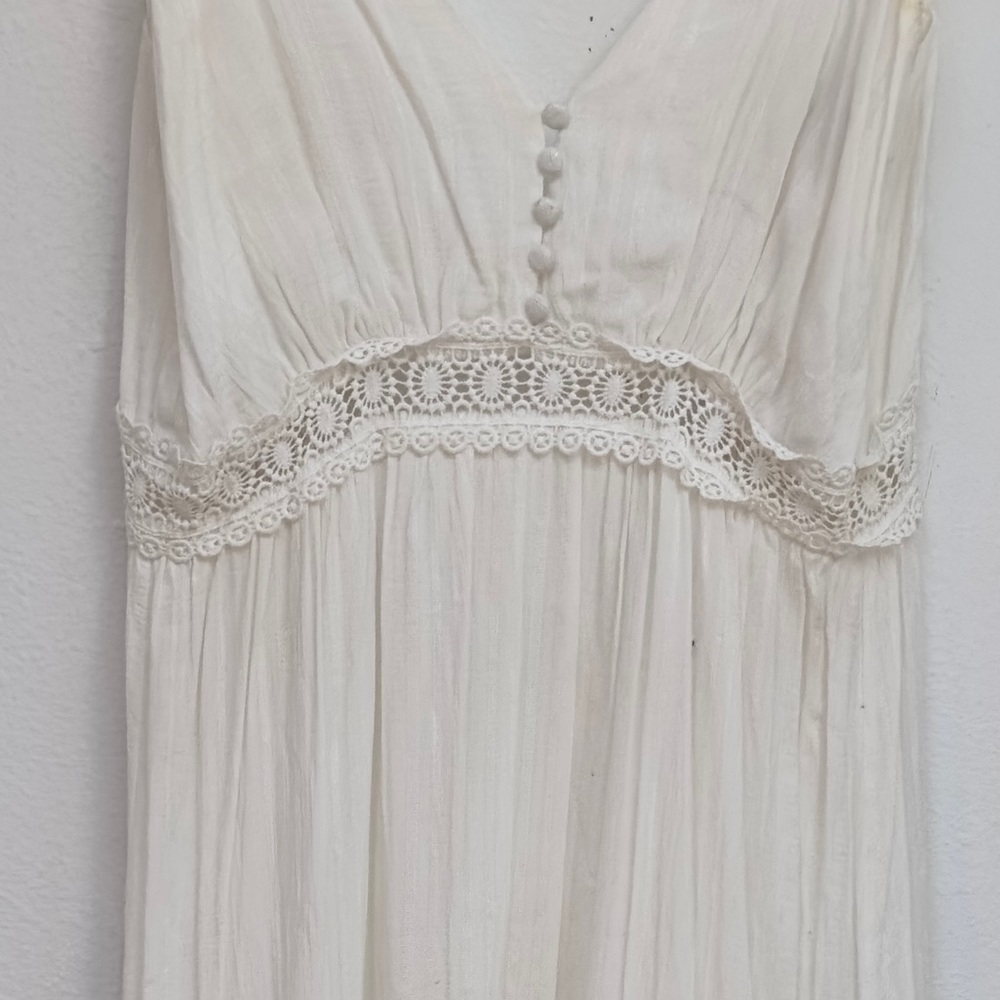 Vintage Style White Maxi Dress - Picture 2 of 4